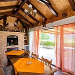 Διαμέρισμα Laurel Leaf - Three Bedroom With Terrace Gruda