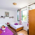 Laurel Leaf - Three Bedroom With Terrace Gruda