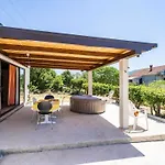 Διαμέρισμα Laurel Leaf - Three Bedroom With Terrace