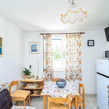 Laurel Leaf - Three Bedroom With Terrace アパート Gruda