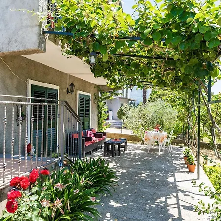 Laurel Leaf - Three Bedroom With Terrace