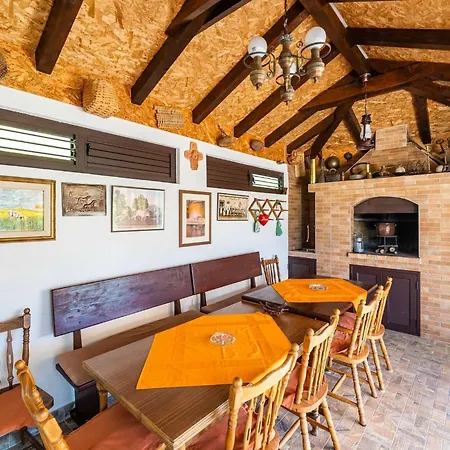 Laurel Leaf - Three Bedroom With Terrace Apartmán *