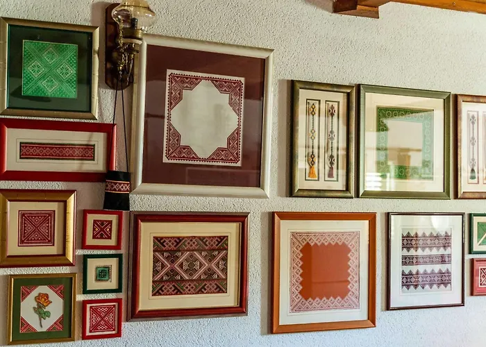 Laurel Leaf - Three Bedroom With Terrace