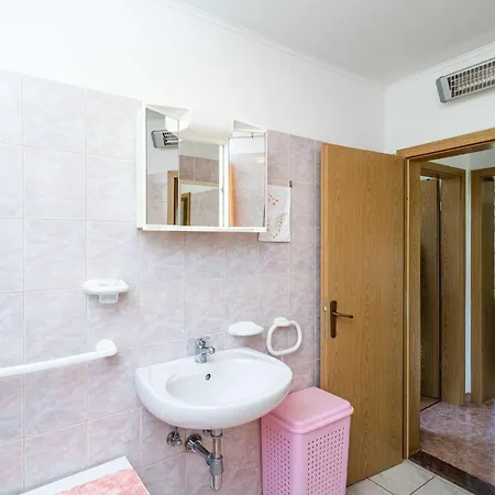 Laurel Leaf - Three Bedroom With Terrace