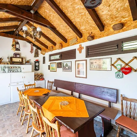 Laurel Leaf - Three Bedroom With Terrace *