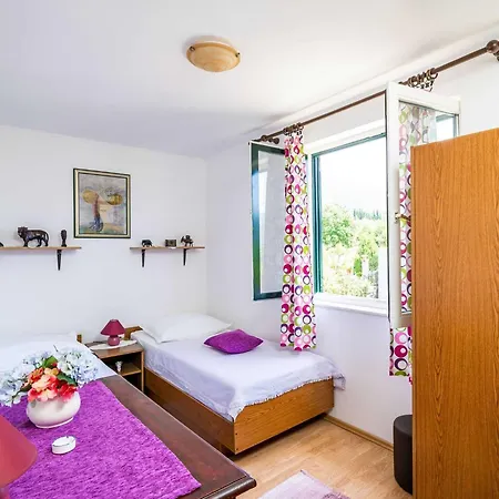 Laurel Leaf - Three Bedroom With Terrace Gruda