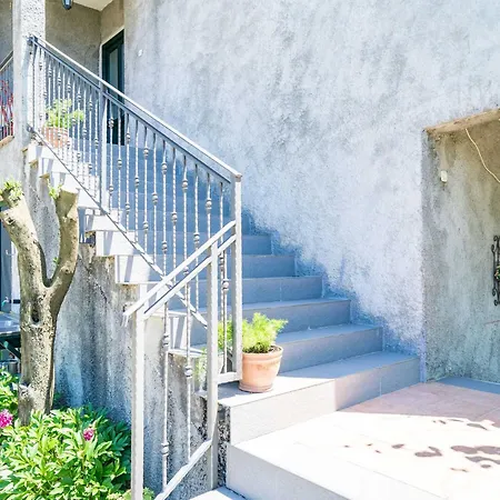 Laurel Leaf - Three Bedroom With Terrace