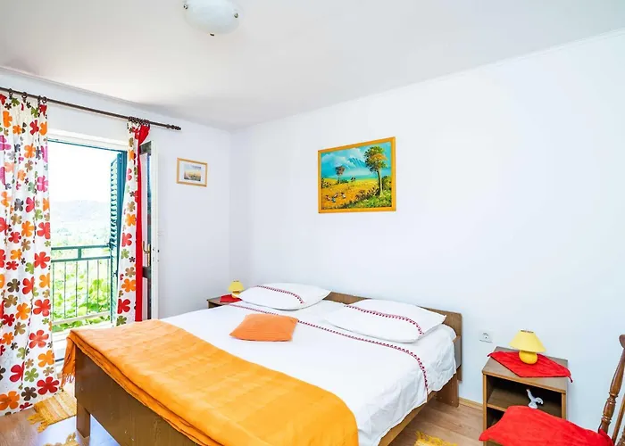 Laurel Leaf - Three Bedroom With Terrace * Gruda