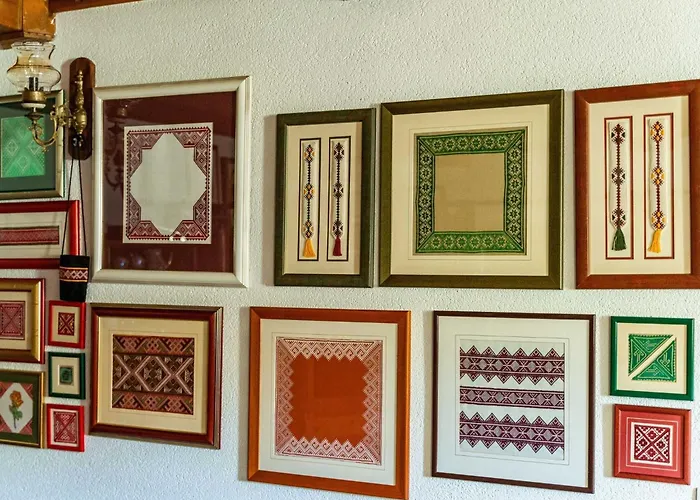 Laurel Leaf - Three Bedroom With Terrace