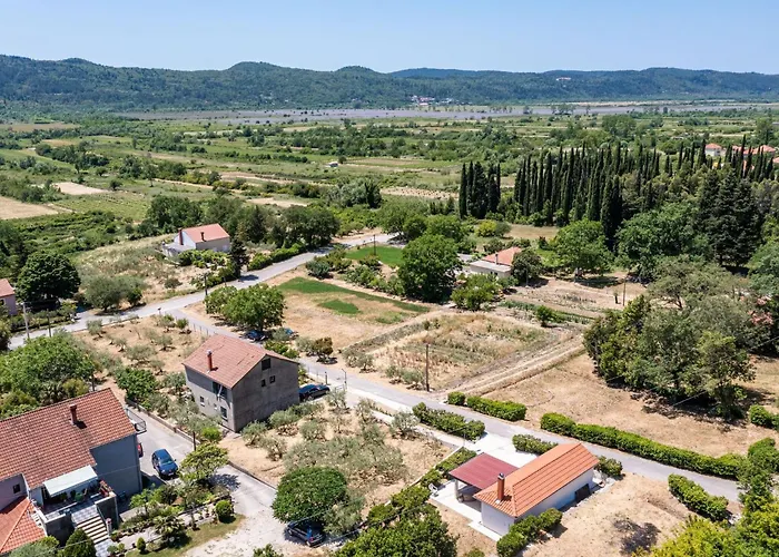 Laurel Leaf - Three Bedroom With Terrace Gruda