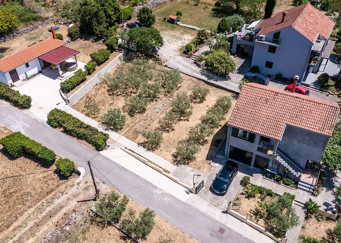 Laurel Leaf - Three Bedroom With Terrace Lejlighed Gruda