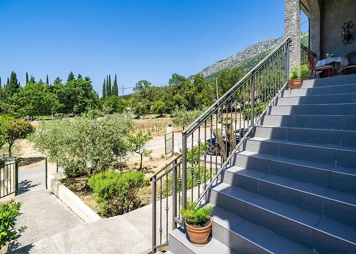 Laurel Leaf - Three Bedroom With Terrace Lejlighed Gruda