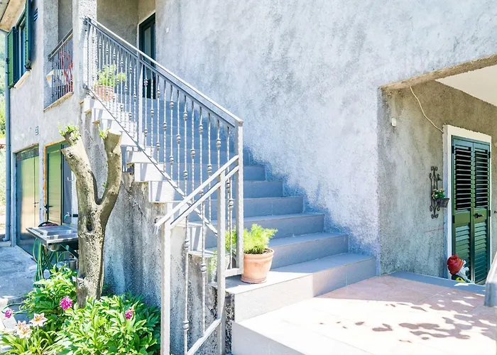 Laurel Leaf - Three Bedroom With Terrace